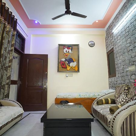 Om Trance Homestay Jaipur Bagian luar foto