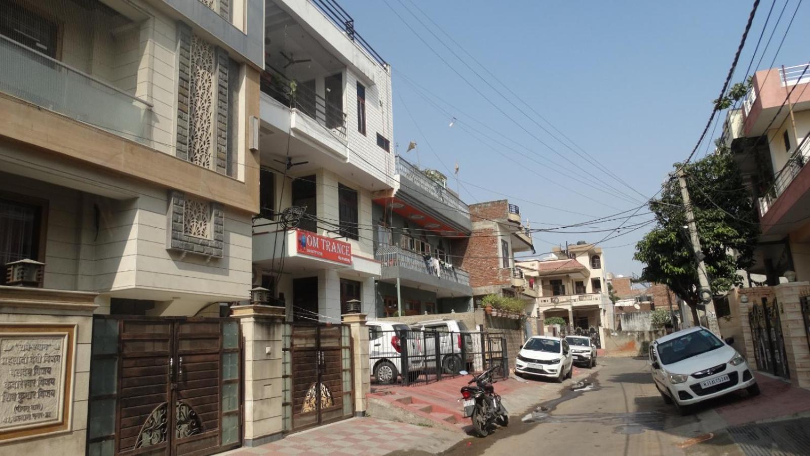 Om Trance Homestay Jaipur Bagian luar foto