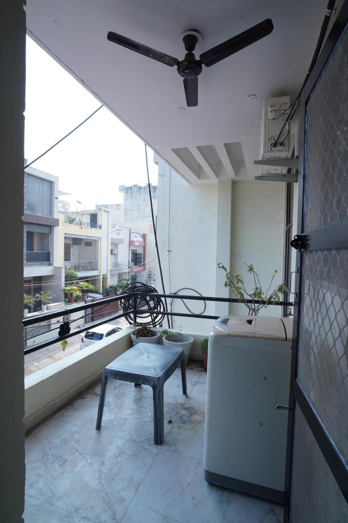 Om Trance Homestay Jaipur Bagian luar foto