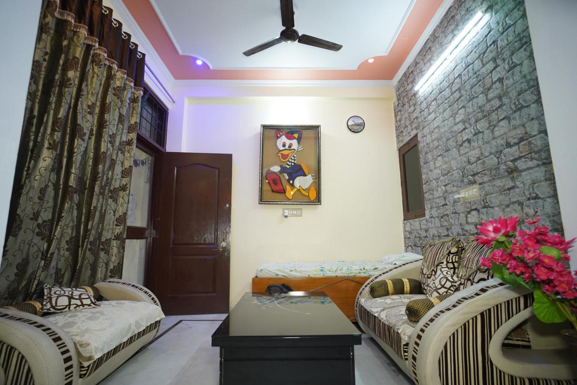 Om Trance Homestay Jaipur Bagian luar foto