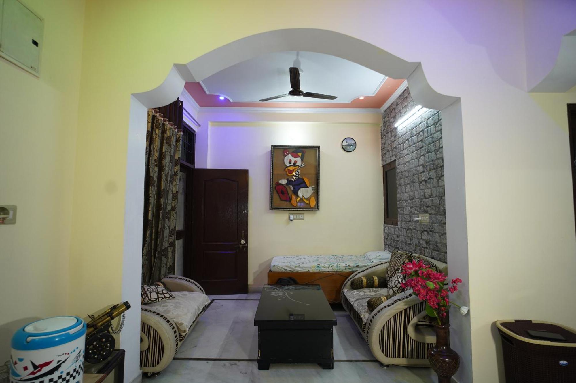 Om Trance Homestay Jaipur Bagian luar foto